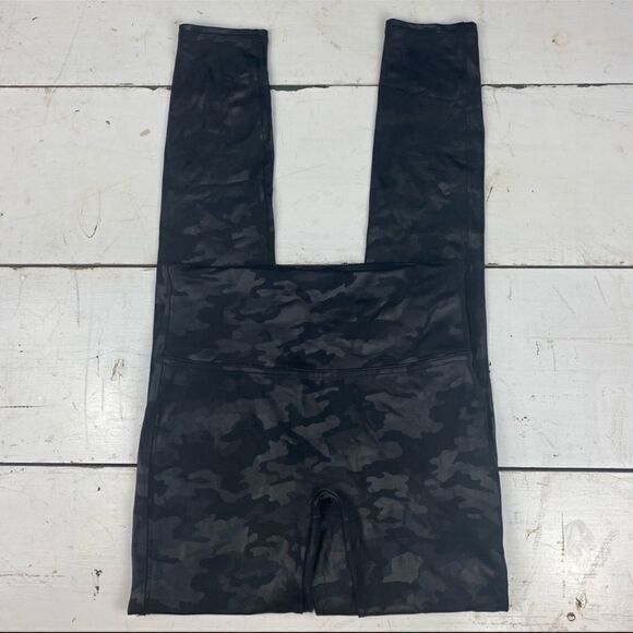 SPANX Faux Leather Shimmer Black Camo Leggings M - Picture 3 of 6